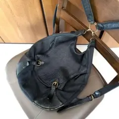 ブラックレザーショルダーバッグ
