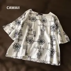 CAWAII（カワイイ） 優しく風に揺れる花が咲いたブラウス