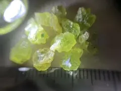 アメリカ産 ペリドット 原石