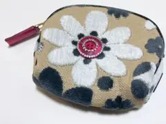 Item thumbnail for item dc629457-423b-41c8-9912-59eb8ae1524f