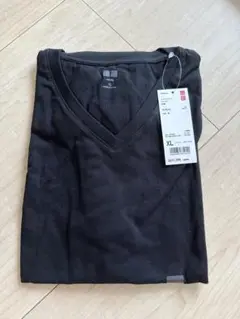 【新品未使用】ユニクロ　スーピマコットンVネックTシャツ
