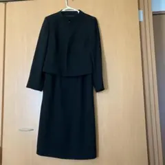 ブラックワンピーススーツ