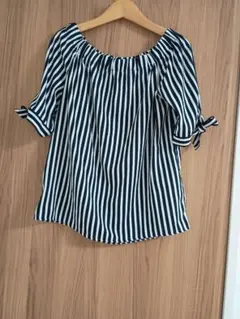 オフショルダー ストライプシャツ 半袖