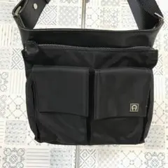 AIGNER ボディポーチ レディース ブラック