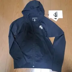 新品タグ付 QUICKSILVER クイックシルバー ラッシュガード 130