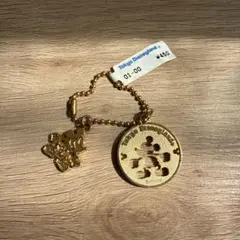 ミッキー　くり抜き　キーホルダー