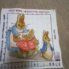 Peter Rabbit Family 刺繍完成品ふる図案 H96 x W88