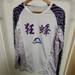 manto KRAZY BEEラッシュガード
