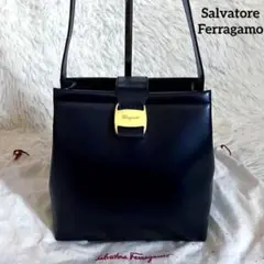 美品✨サルヴァトーレフェラガモ ヴァラ リボン ショルダーバッグ レザー 紺