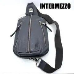 タグ付き　INTERMEZZO　ボディバッグ　ショルダーバッグ　牛革　グレー