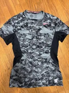 ナイキ　PRO COMBAT FITTED はんそでw