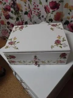 薔薇のジュエリーBOX