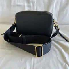 本革　ショルダーバッグ 美品　黒 ゴールドファスナー　レザー