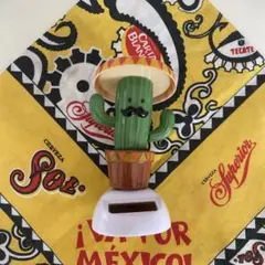サボテンデザインの装飾品