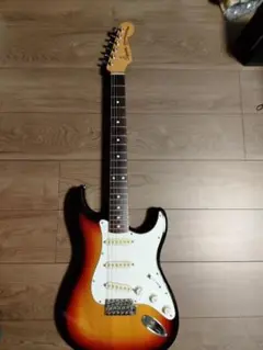 レア人気Squier Japan Eシリアル Stratocaster鳴り良SC
