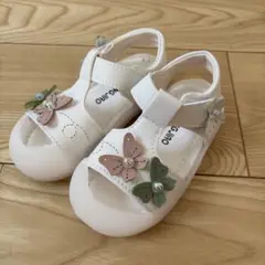 【新品未使用】ちょうちょ　サンダル　ホワイト　白　17cm
