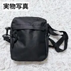ショルダーバッグ　ミニ　軽量　シンプル　黒　ポケット　ポシェット　旅行　お揃い