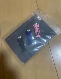 海外限定　ビクトリア国立美術館 NGV x KAWS カウズNIGO