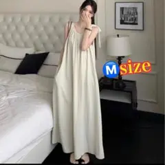 クリーム色 ノースリーブロングワンピース Mサイズ　2025 夏