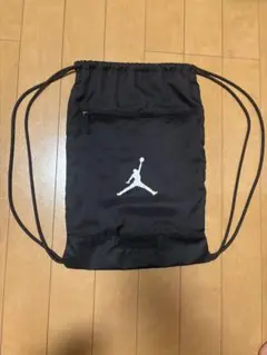 Jordan ジャンプマンロゴ ナップサック 黒