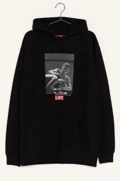 黒 フロントグラフィックパーカー