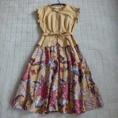 綿100%VOIR フリル付き花柄ワンピースミモレ丈 前ボダン＋チャック肩幅42