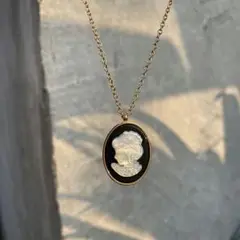 「美品」18 kレトロ白黒顔写真貝母ネックレス66