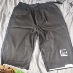 新品未使用 ブラック ショートパンツ 日本サイズでMサイズ
