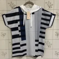フード付き半袖Tシャツ グレーと黒のストライプ