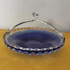 ガラスの小物入れ