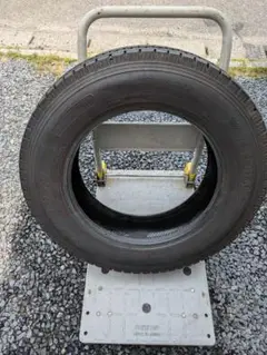 中古スタッドレスタイヤ　205/70r17.5 １本