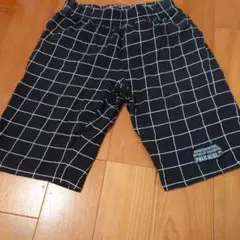 黒と白のチェック柄ハーフパンツ　140