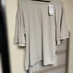 べルーナ、ベージュ オーバーサイズ 五分袖Tシャツ