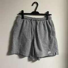 NIKE グレー ショートパンツ