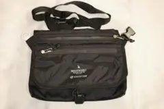 INDISPENSABLE Naughtian ブラック ショルダーバッグ