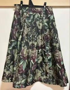 【美品】ストロベリーフィールズ　花柄スカート