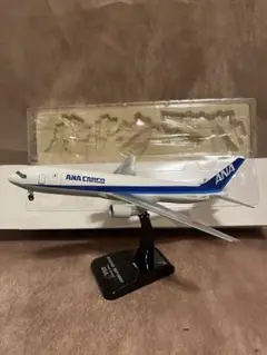ANA ボーイング767-300F 1/200 飛行機模型