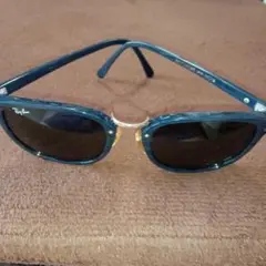 Ray-Ban ネイビー サングラス オーバル型