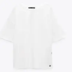 新品未使用　ボタンディティール　Tシャツ