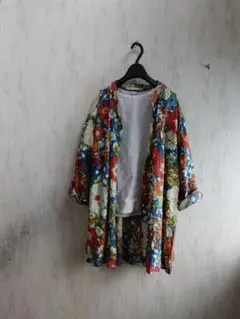 お値下げ　CALINER　カリネ　綺麗色　コットン　花柄　キルト付き　チュニック