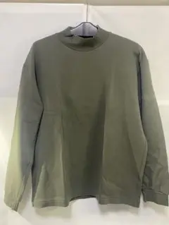 オリーブグリーン モックネック長袖カットソー