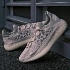本日限定　美品　即日発送　Yeezyboost350 V2 CMPCT 27cm