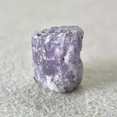 スキャポライト　パープルスキャポライト　スカポライト　天然石　原石　鉱物