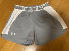 UNDER ARMOUR グレー ショートパンツ SM