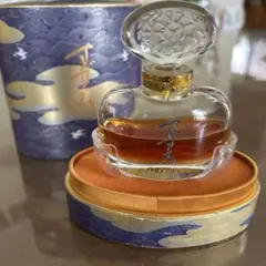 【新品・未開封】希少 資生堂 すずろ 香水 30ml 専用ボックス付 新品・未開封】希少 資生堂 すずろ 香水 30ml 専用ボックス付