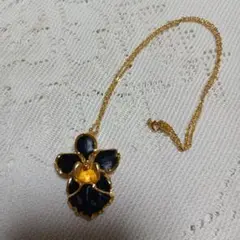 黒い花のネックレス/ブローチ