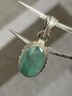 エメラルド ネックレストップ