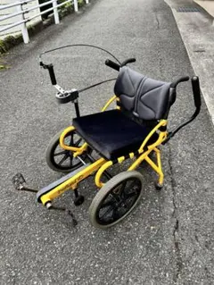 ☆希少!! 美品 コギー 足こぎ車いす ソリッドイエロー Mサイズ 左手ハンドル ☆希少! 美品 コギー 足こぎ 車いす ソリッドイエロー Mサイズ