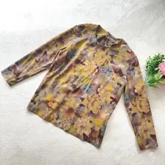 【KORET】美品✨長袖ブラウス　Uネック　サラサラ　テロテロ　ゆったり　総柄