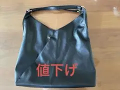 黒のショルダーバッグ
